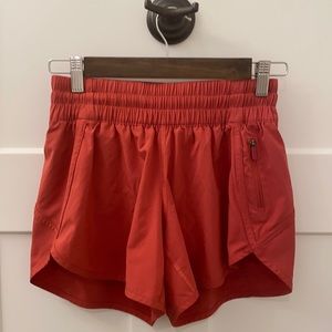 Lululemon tracker shorts